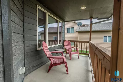 5608 S Culbert Ave, Sioux Falls, SD 57106 photo 5