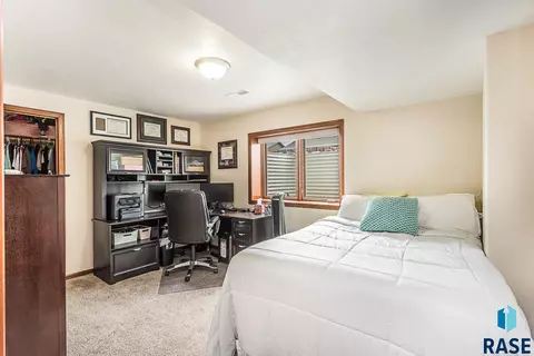 5608 S Culbert Ave, Sioux Falls, SD 57106 photo 22