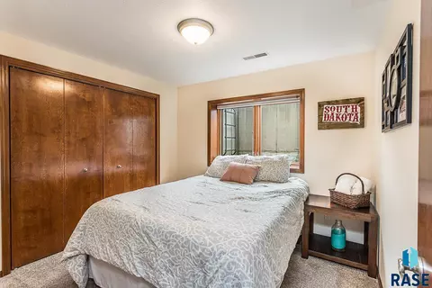 5608 S Culbert Ave, Sioux Falls, SD 57106 photo 23