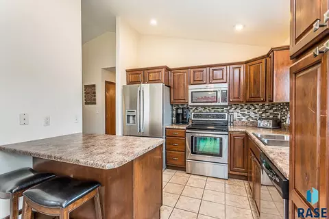 5608 S Culbert Ave, Sioux Falls, SD 57106 photo 12