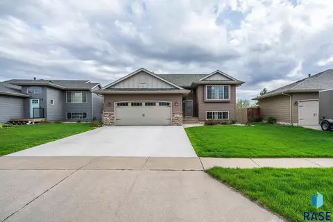 7617 W Grinnell Cir, Sioux Falls, SD 57106