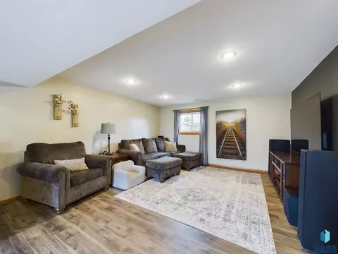4403 E 33rd St, Sioux Falls, SD 57103 photo 28