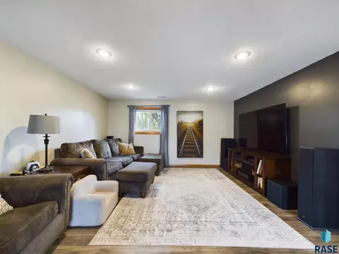 4403 E 33rd St, Sioux Falls, SD 57103 photo 29