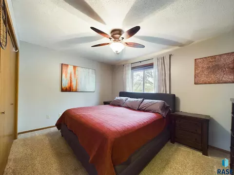 4403 E 33rd St, Sioux Falls, SD 57103 photo 20