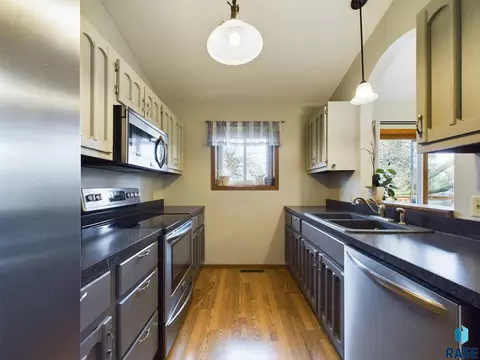 4403 E 33rd St, Sioux Falls, SD 57103 photo 15