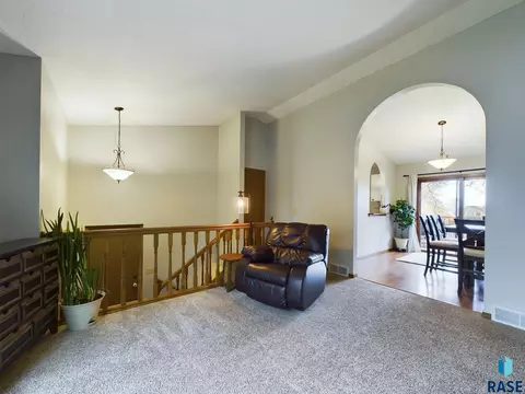 4403 E 33rd St, Sioux Falls, SD 57103 photo 9