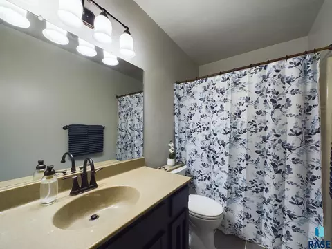 4403 E 33rd St, Sioux Falls, SD 57103 photo 22