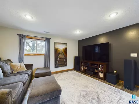 4403 E 33rd St, Sioux Falls, SD 57103 photo 30