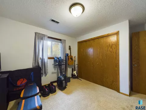 4403 E 33rd St, Sioux Falls, SD 57103 photo 27