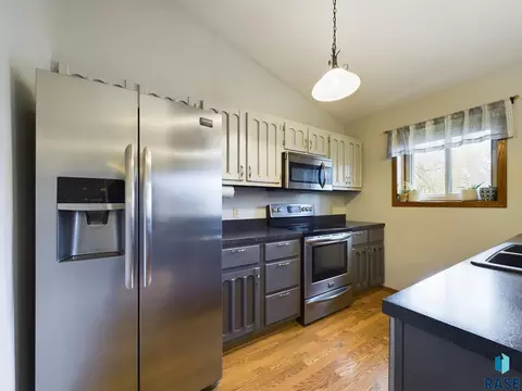 4403 E 33rd St, Sioux Falls, SD 57103 photo 14