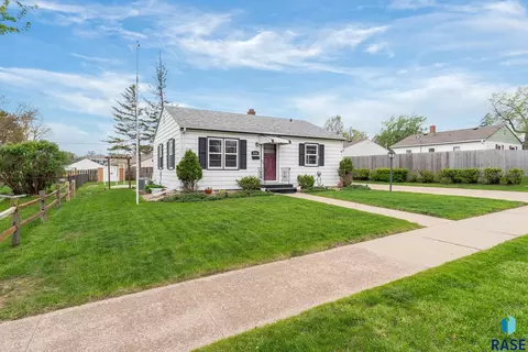 2105 E Austin St, Sioux Falls, SD 57103 photo 2