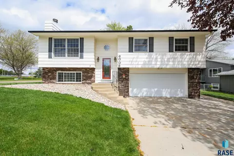 6008 W 37th St, Sioux Falls, SD 57106