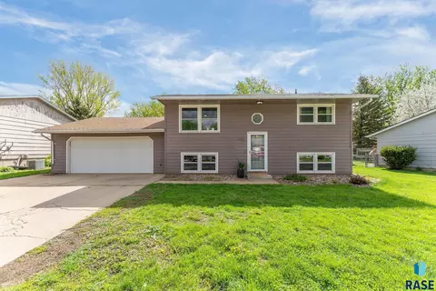 4108 S Palisade Ln, Sioux Falls, SD 57106