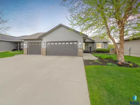 2012 S Shaw Ave, Sioux Falls, SD 57106 photo 1