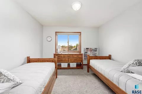 2012 S Shaw Ave, Sioux Falls, SD 57106 photo 12