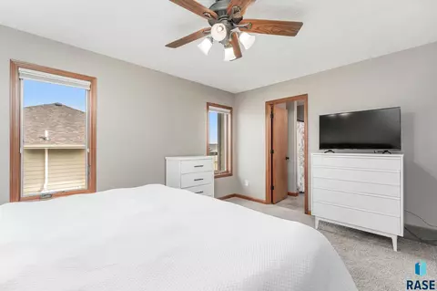 2012 S Shaw Ave, Sioux Falls, SD 57106 photo 10