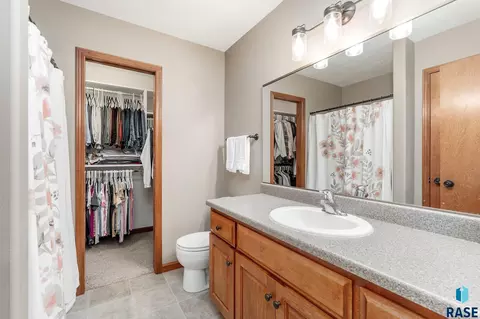 2012 S Shaw Ave, Sioux Falls, SD 57106 photo 11
