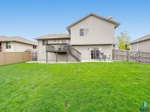 2012 S Shaw Ave, Sioux Falls, SD 57106 photo 25