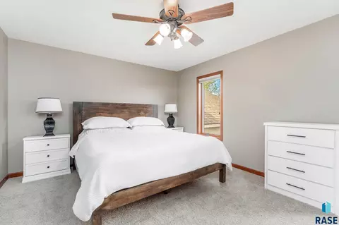 2012 S Shaw Ave, Sioux Falls, SD 57106 photo 9