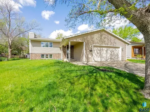 3112 E Dudley Ln, Sioux Falls, SD 57103