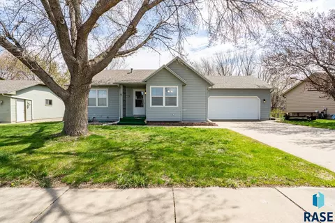 3920 S Sertoma Ave, Sioux Falls, SD 57106