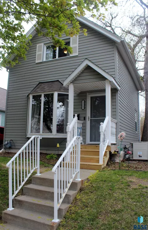 1115 S Dakota Ave, Sioux Falls, SD 57105