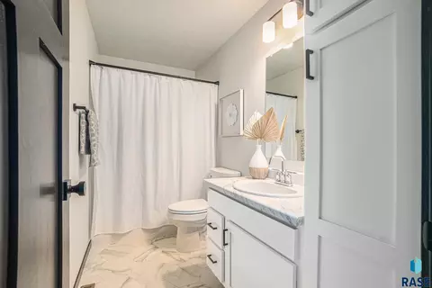 3502 S Chalice Pl, Sioux Falls, SD 57106 photo 10