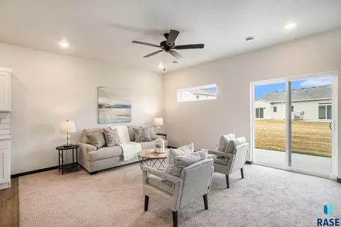 3502 S Chalice Pl, Sioux Falls, SD 57106 photo 6