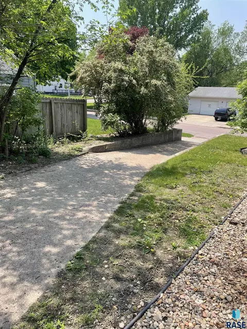 910 N Summit Ave, Sioux Falls, SD 57104 photo 23