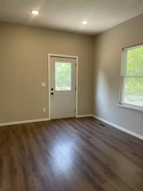 910 N Summit Ave, Sioux Falls, SD 57104 photo 6