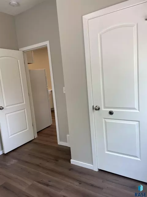 910 N Summit Ave, Sioux Falls, SD 57104 photo 15