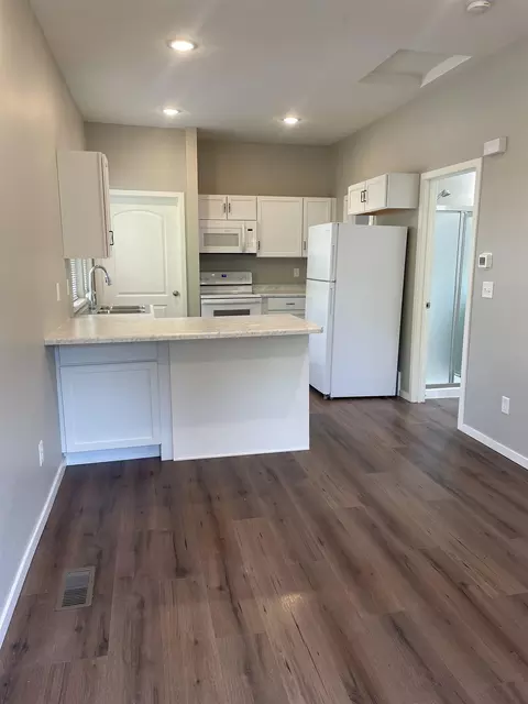 910 N Summit Ave, Sioux Falls, SD 57104 photo 4