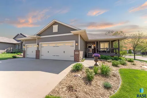 2028 S Shaw Ave, Sioux Falls, SD 57106