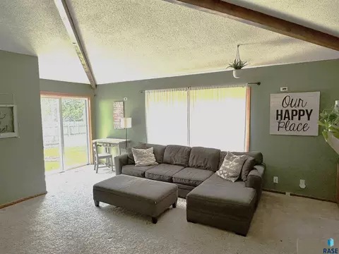 505 E 38th St, Sioux Falls, SD 57106 photo 14