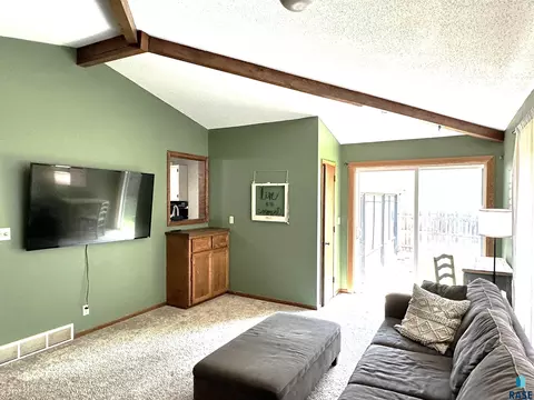 505 E 38th St, Sioux Falls, SD 57106 photo 16
