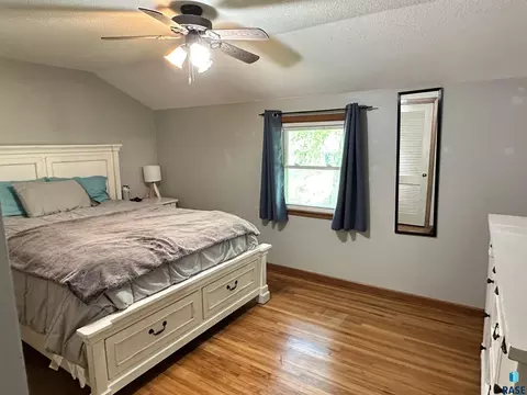 505 E 38th St, Sioux Falls, SD 57106 photo 17