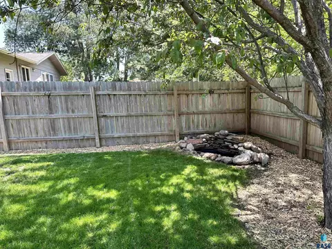 505 E 38th St, Sioux Falls, SD 57106 photo 30