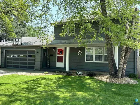 505 E 38th St, Sioux Falls, SD 57106 photo 2