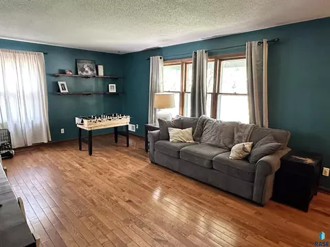 505 E 38th St, Sioux Falls, SD 57106 photo 6