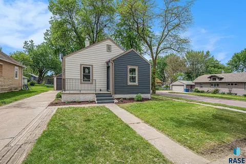 321 N Jessica Ave, Sioux Falls, SD 57103