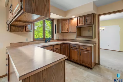 413 E Aspen Dr, Sioux Falls, SD 57105 photo 7
