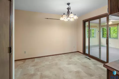 413 E Aspen Dr, Sioux Falls, SD 57105 photo 14