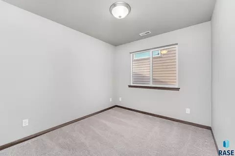 6829 W 5th St, Sioux Falls, SD 57107 photo 28