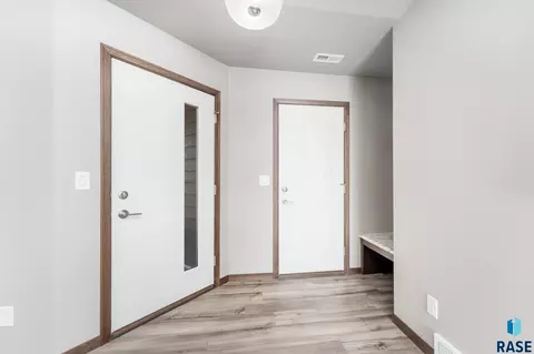 6829 W 5th St, Sioux Falls, SD 57107 photo 5