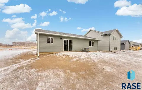 6829 W 5th St, Sioux Falls, SD 57107 photo 2