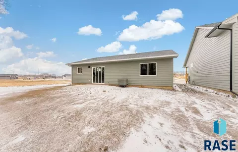 6829 W 5th St, Sioux Falls, SD 57107 photo 4