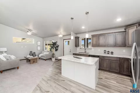 6764 W Viola Ct, Sioux Falls, SD 57107 photo 4