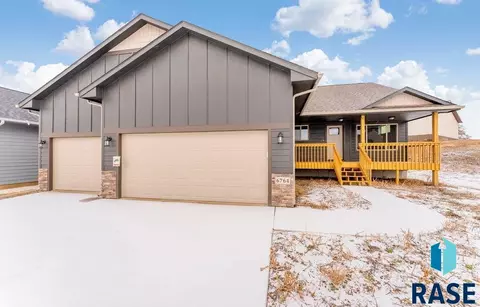 6764 W Viola Ct, Sioux Falls, SD 57107 photo 1