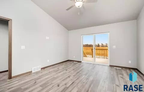 1316 N Kenley Pl, Tea, SD 67064 photo 8