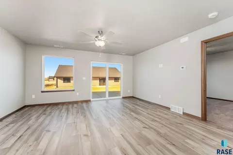 1321 N Kenley Pl, Tea, SD 57064 photo 7